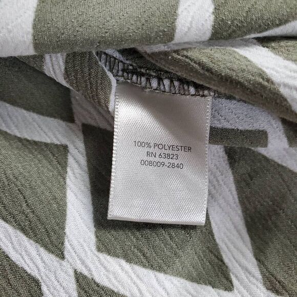 Christopher & Banks Women’s Green White Geometric Sleeveless Blouse Large - Picture 7 of 8